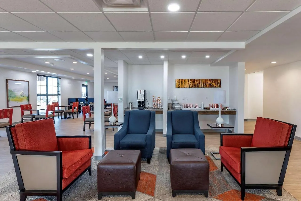 Comfort Inn & Suites Bennett Strasburg