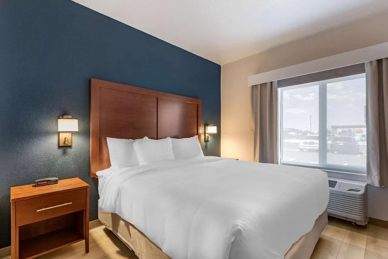 Comfort Inn & Suites Bennett Strasburg Hotel