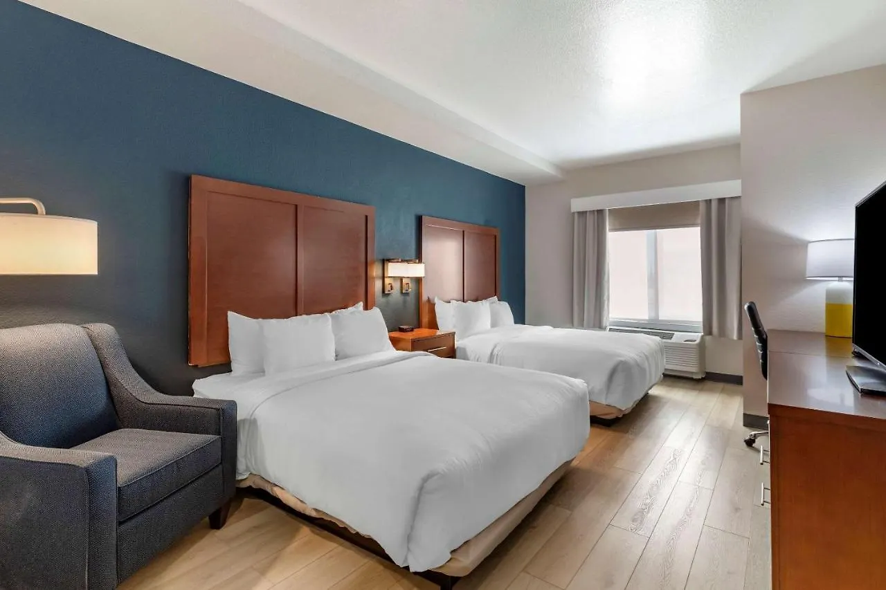 ** Hotel Comfort Inn & Suites Bennett Strasburg United States